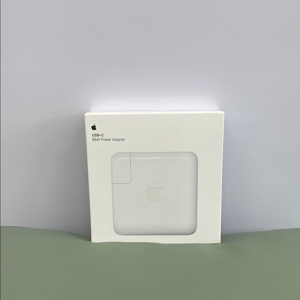 Apple USB-C Power Adapter in White